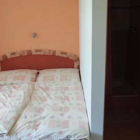 Hubert Hotel