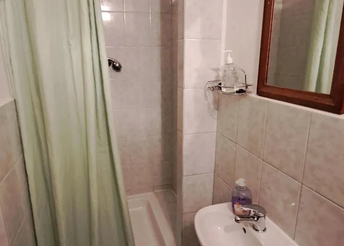 Hubert Hotel *